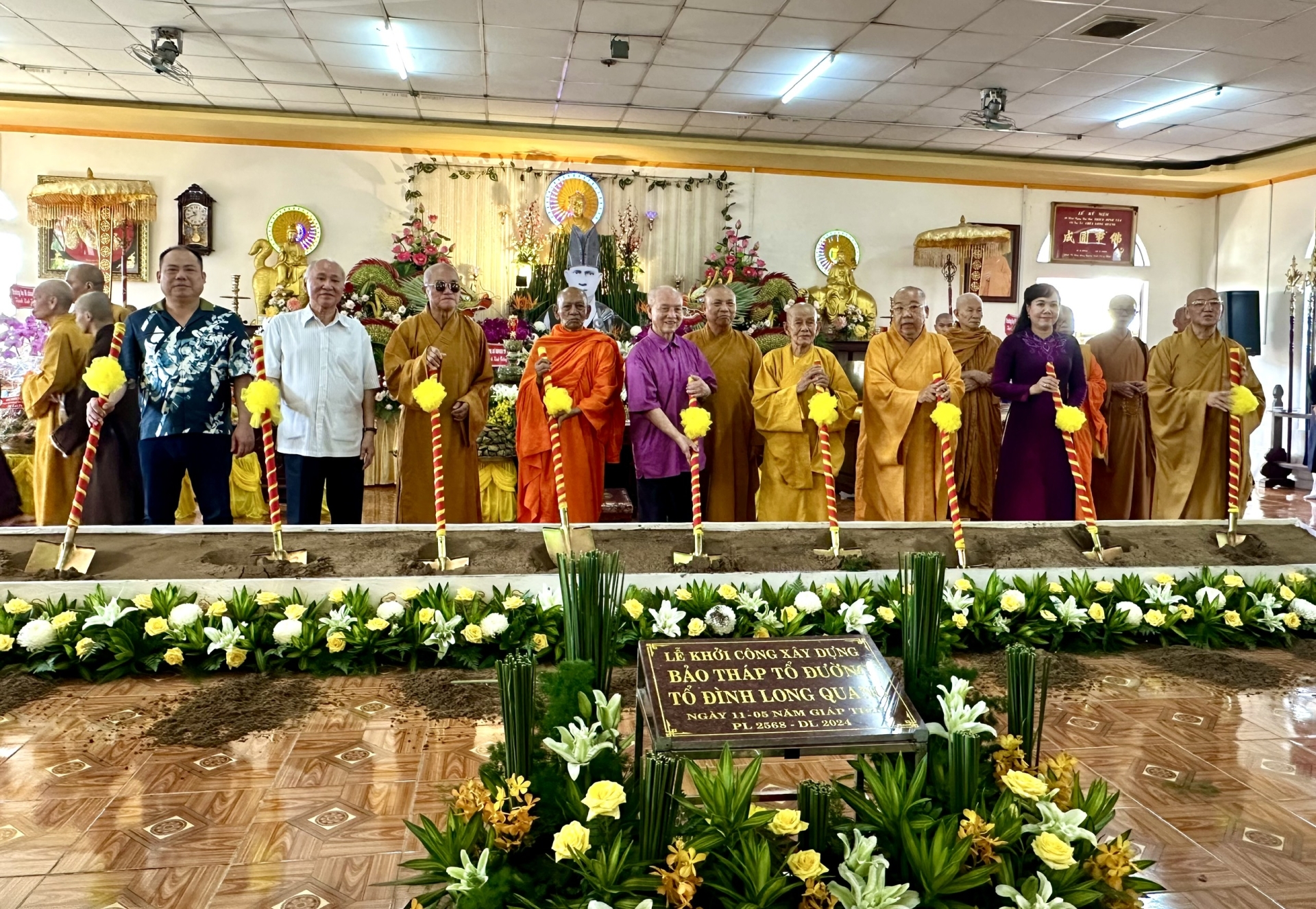 Chủ tịch Công ty cổ phần đầu tư TDG Global tham dự lễ kỷ niệm 200 năm thành lập chùa Long Quang