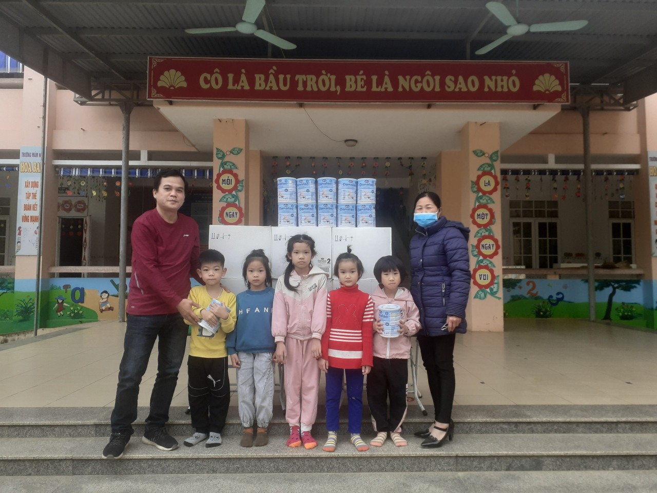 Chi bộ Công Ty CP Đầu Tư TDG GLOBAL thăm và tặng quà Tết Nhâm dần 2022