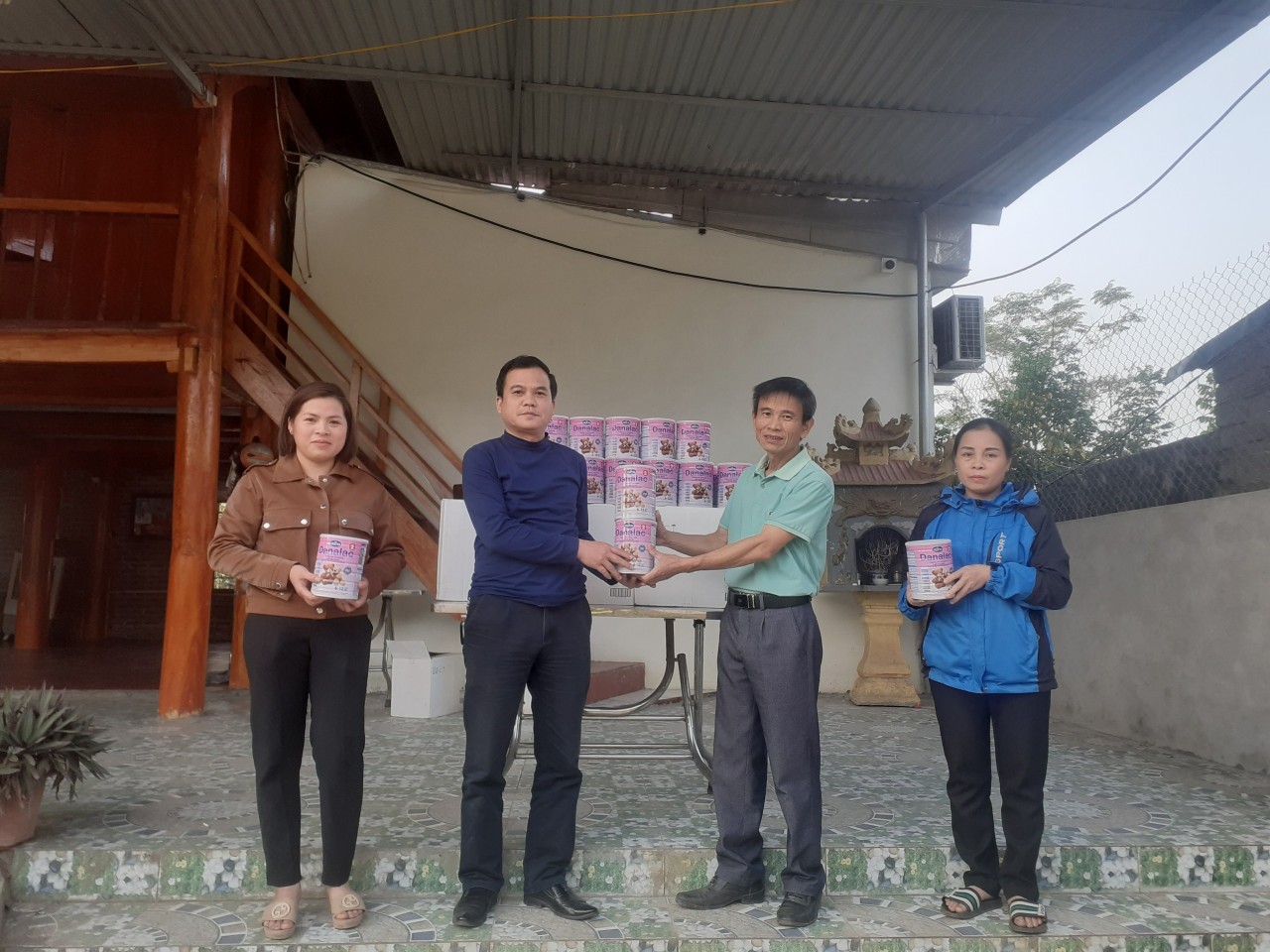 Chi bộ Công Ty CP Đầu Tư TDG GLOBAL thăm và tặng quà Tết Nhâm dần 2022